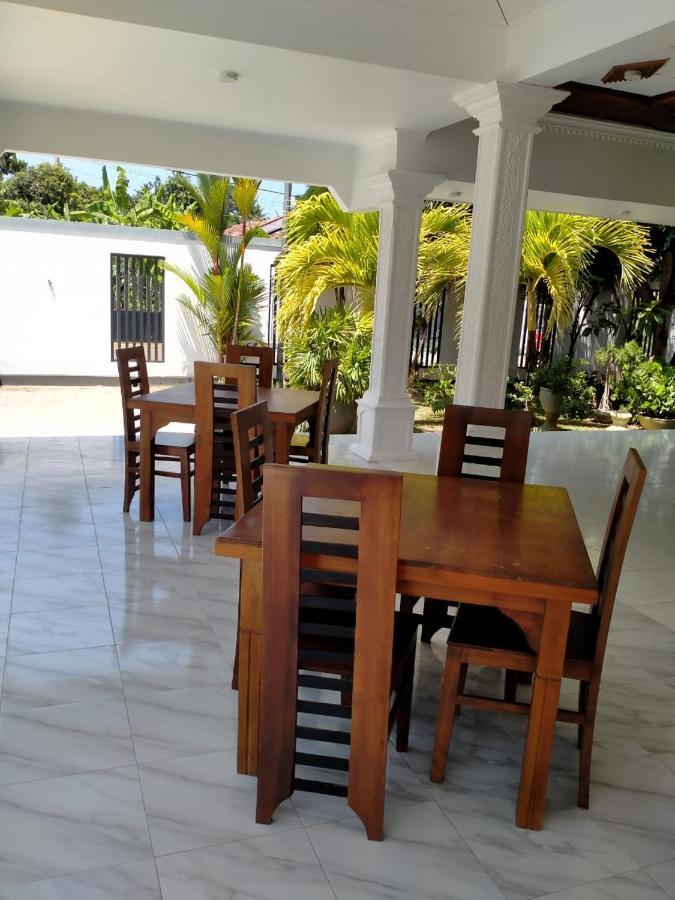 Holidays Hotel Nainamadama Exterior foto